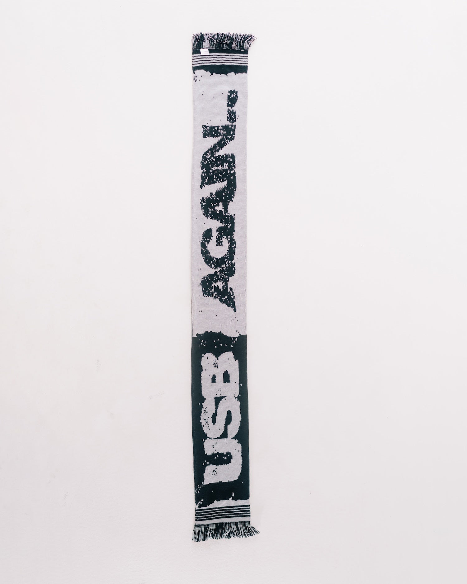 usb scarf – Fred again.. US